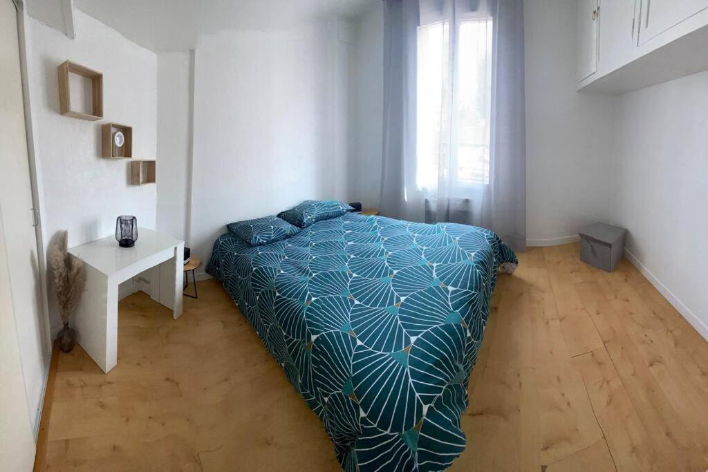 F2 Hyper Centre Apartment